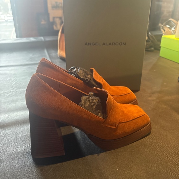 Ángel Alarcón Honey Suede Block Heel Loafers – Size EU 40 (US 9.5) - Picture 3 of 7